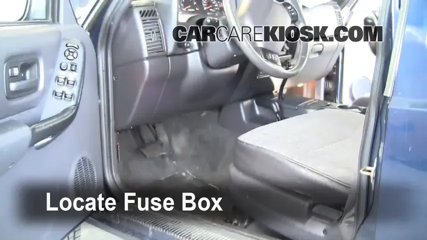 2000 Jeep Cherokee Sport 4.0L 6 Cyl. (4 Door) Fuse (Interior) Replace